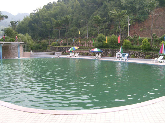 惠州南昆山柏祥温泉森林度假酒店山水游泳池