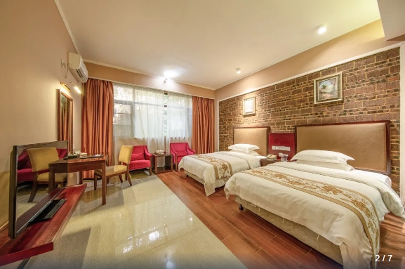 清远佛冈聚龙湾天然温泉度假村园林温泉别墅四房一厅