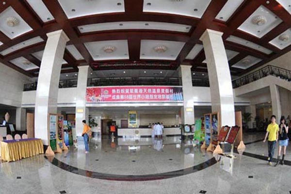 清远佛冈聚龙湾天然温泉度假村滨江楼大堂