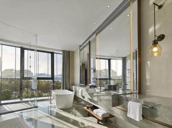 中国海南海花岛度假区希尔顿酒店豪华房沐浴间