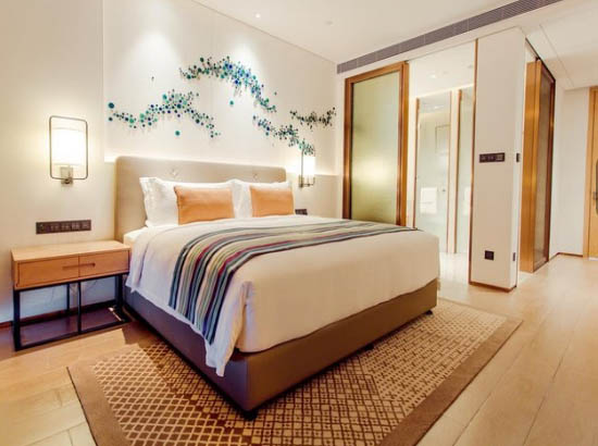 三亚康年酒店豪华园景大床房