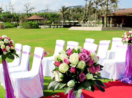 清远勤天熹乐谷温泉度假酒店山顶温泉公园景观迷人