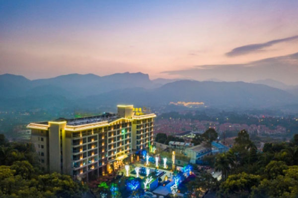 金叶子温泉花园别墅  私家泡池+萤火虫营地+水上乐园+烧烤炉