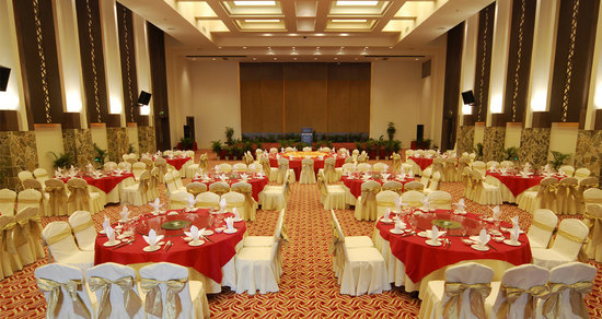 广州增城金叶子温泉度假酒店  山清水秀  树绿花香