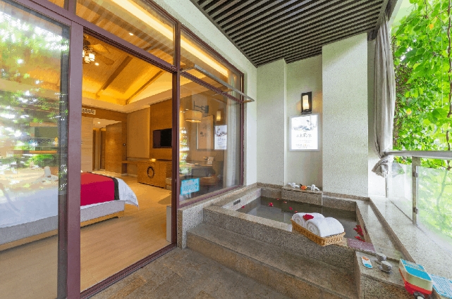 广州三英温泉度假酒店  五一节奥特曼来袭  一起田园撒野